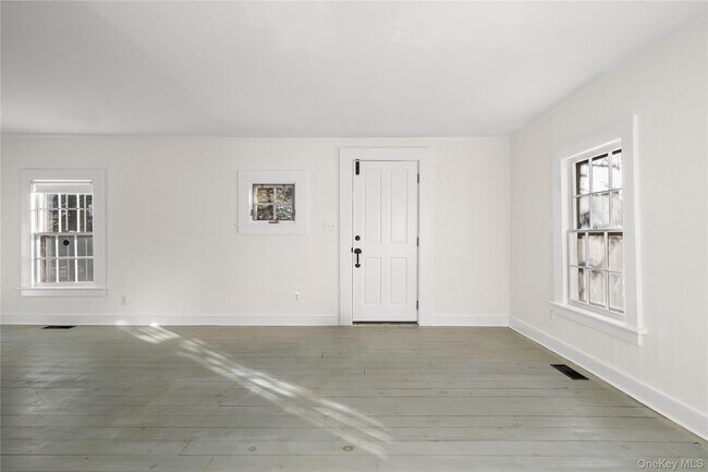 Building Photo - 127 NY-100