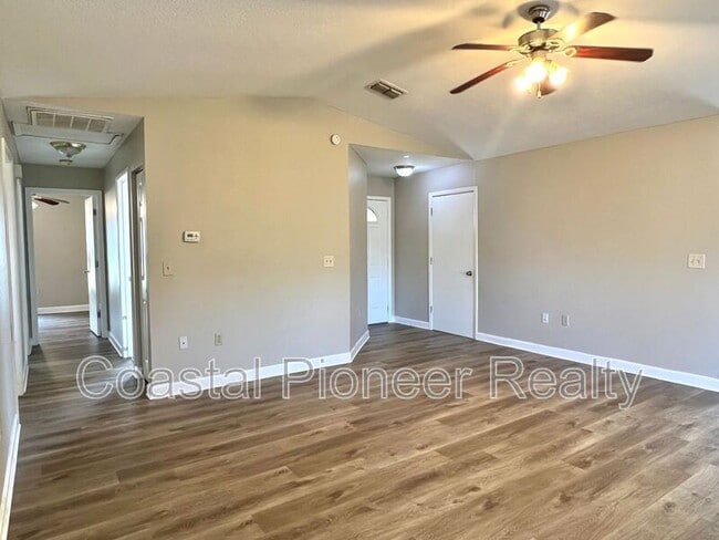 Building Photo - 1413 Thistledown Dr