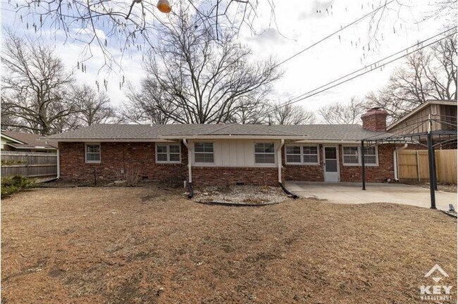 Building Photo - 1143 Patricia St