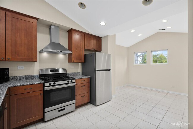 Building Photo - 3073 Kentshire Cir