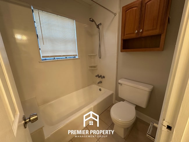 Building Photo - Spacious 4BR Cordova Home with Hardwood Floors, Fireplace & Fenced Yard