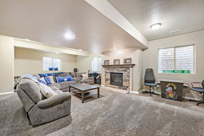 Building Photo - 6134 Rennert Dr