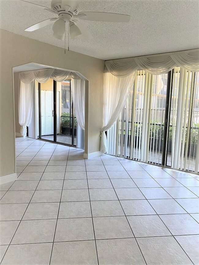 Building Photo - 2500 Coral Springs Dr