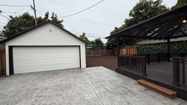 Building Photo - 3BD/2BA - Charming Updated Rose Garden Home Near The Alameda