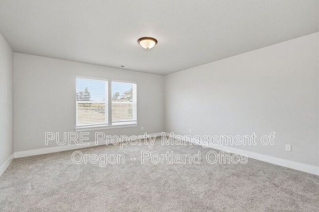 Building Photo - 1730 NE Gilbert Ln