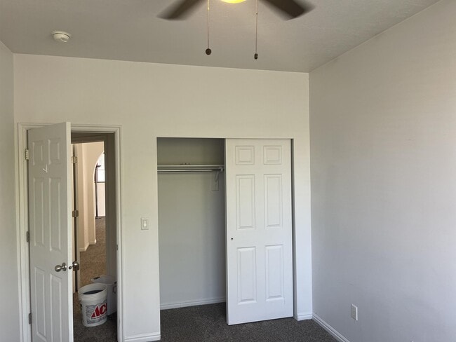 Building Photo - 754 N Bradford Dr