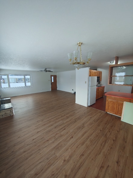 Building Photo - 205 Rosewood Dr