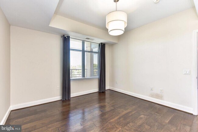 Building Photo - 525 N Fayette St