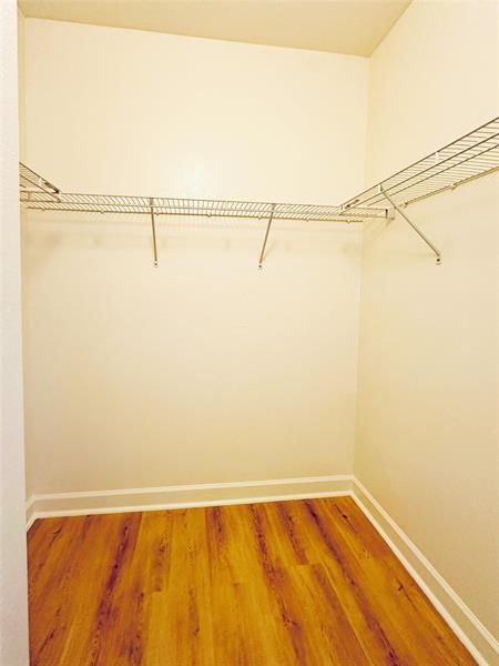 Building Photo - 8836 Sandy Crk Wy