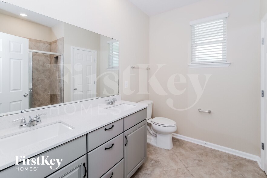Building Photo - 9787 Bridgeway Ave