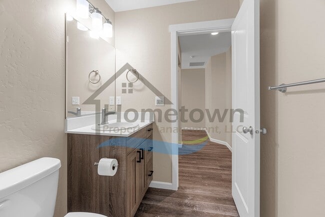 Building Photo - 3 Bedroom 3 Bathroom Home with Attached Ga...