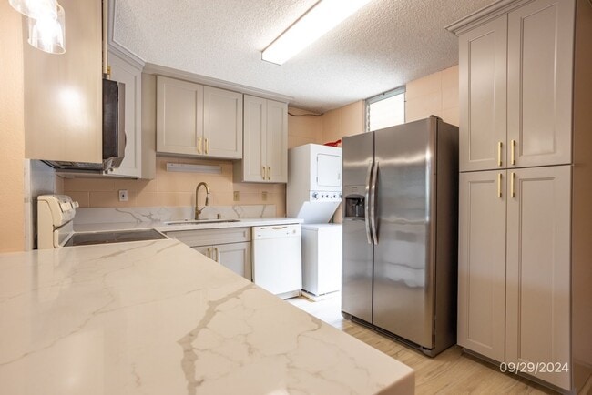 Building Photo - 3br/2ba/2pkg Condo in Waikalani Woodlands Mililani