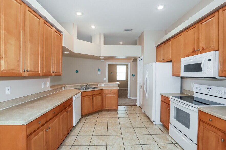 Building Photo - 513 9th St NE