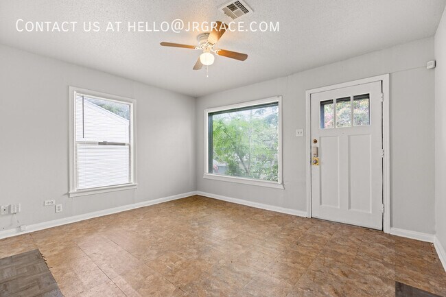 Building Photo - 3616 Live Oak Ave