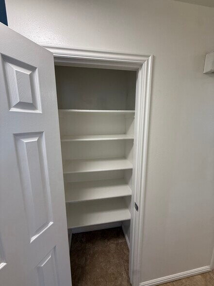 Building Photo - 556 S 1100 E