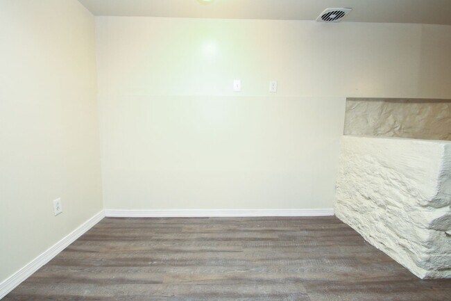 Interior Photo - 515 S 12th Street
