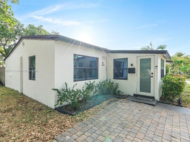 Building Photo - 300 SW 23rd St