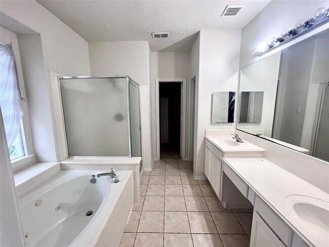 Building Photo - 5707 Windy Knoll Ln
