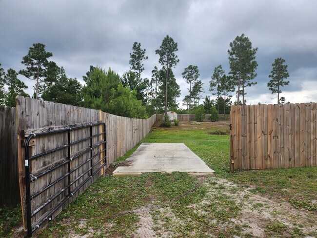 Building Photo - 208 Lockwood Ct