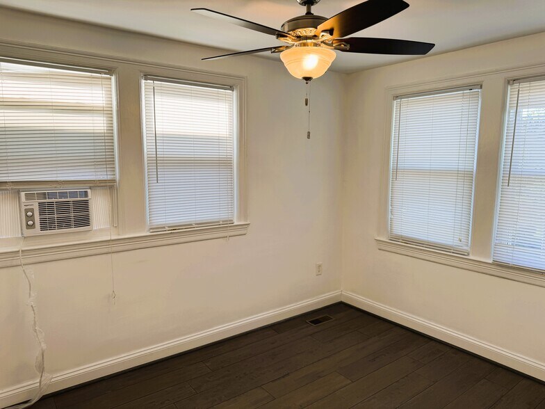 Building Photo - 521 Powhatan Pl NW
