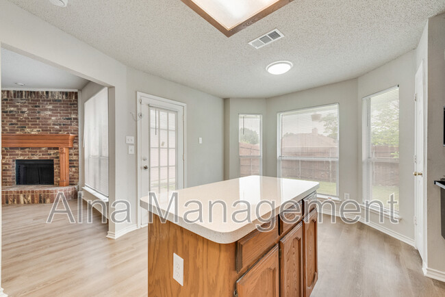 Building Photo - 1443 Chapman Dr