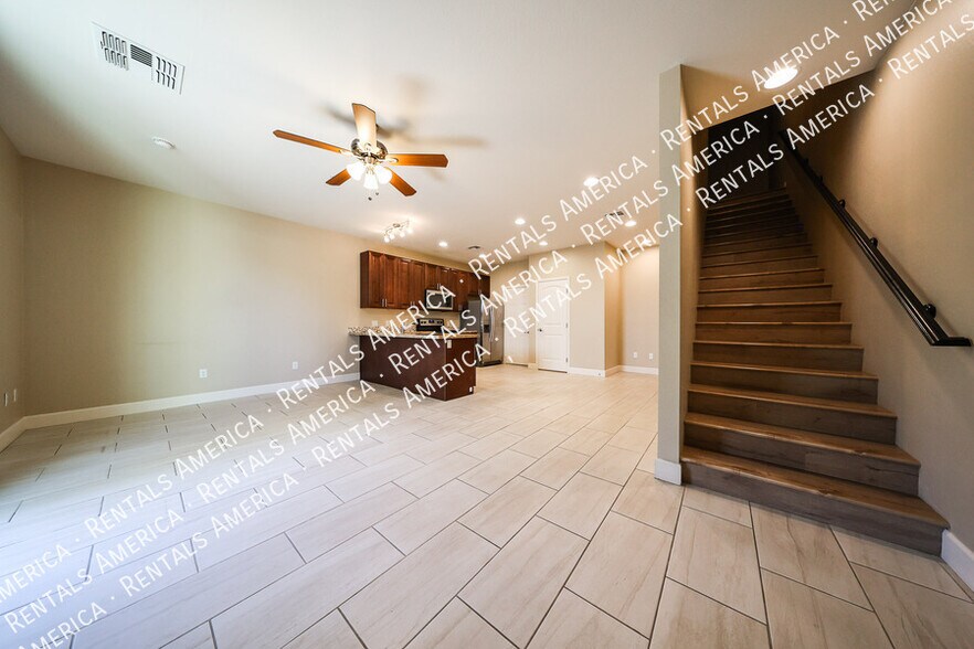 Building Photo - 1406 W Main St