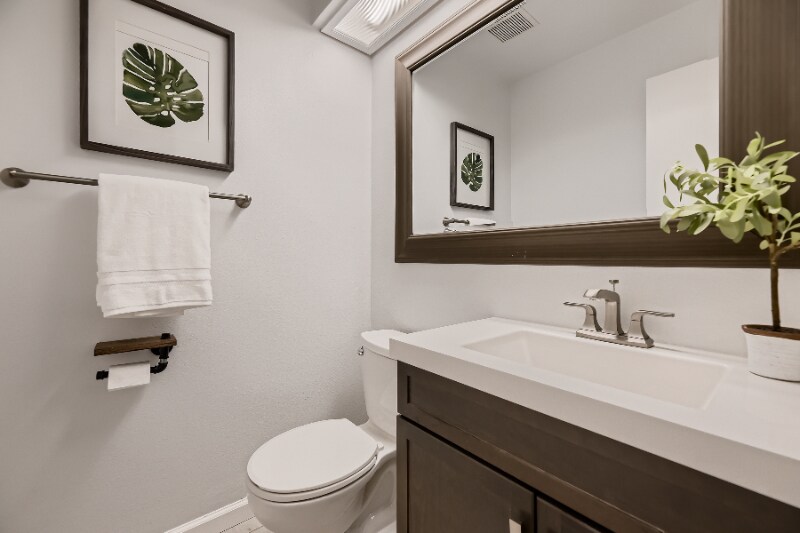 Building Photo - 9048 Bermuda Cir