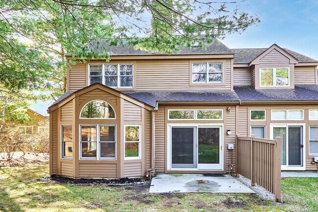 Building Photo - 1105 Ridgefield Cir