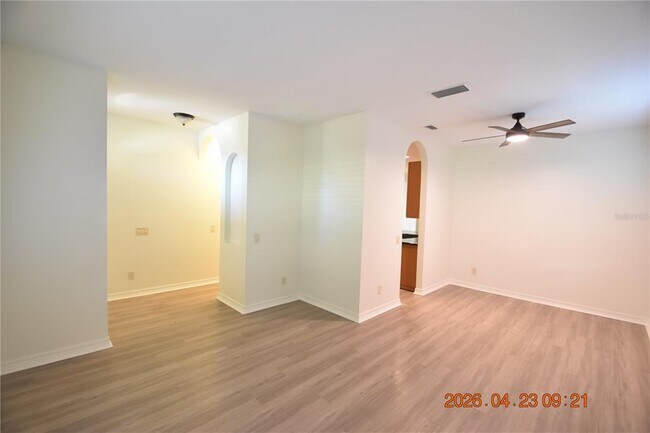 Building Photo - 30633 Totteridge Pl