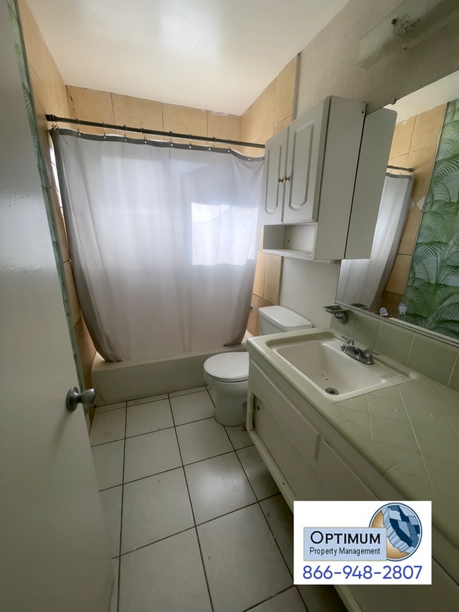 Building Photo - Summer-Ready Pool Home in Pomona