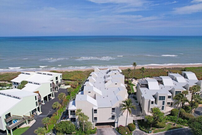 Building Photo - 2051 NE Ocean Blvd