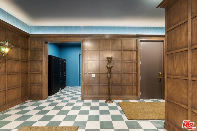 Building Photo - 7428 Santa Monica Blvd