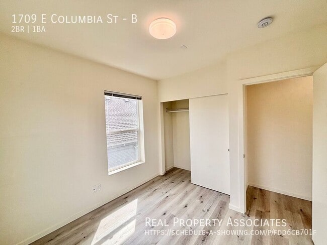 Building Photo - 1709 E Columbia St