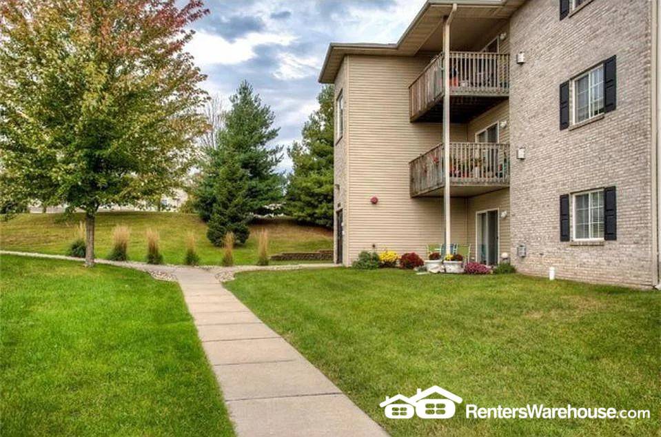 Building Photo - 10161 Sutton Dr