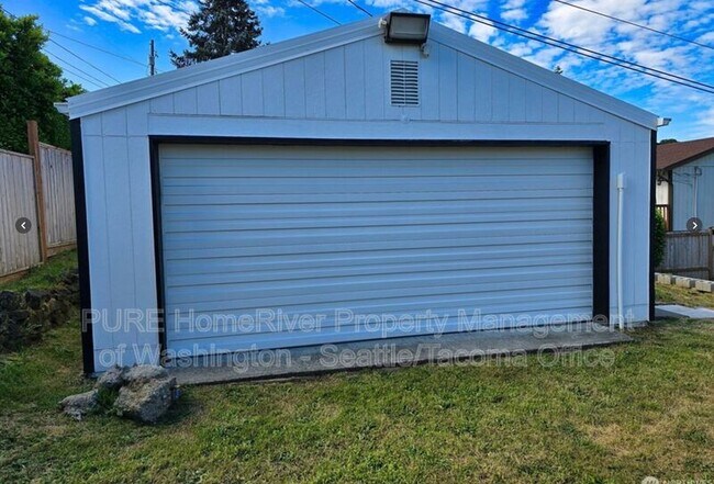 Building Photo - 5345 S Trafton St