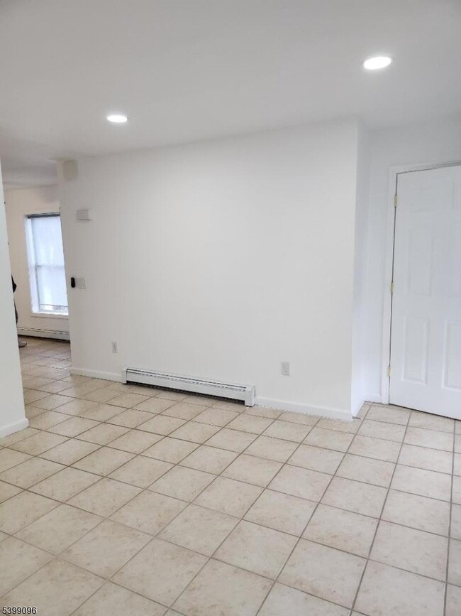 Building Photo - 83 Wayne Ave