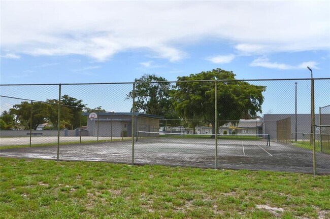 Building Photo - 5385 SW 8th Ct