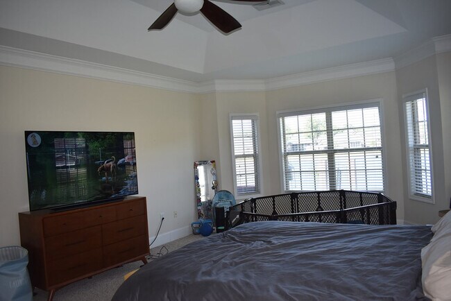 Building Photo - 2190 Harborview Dr