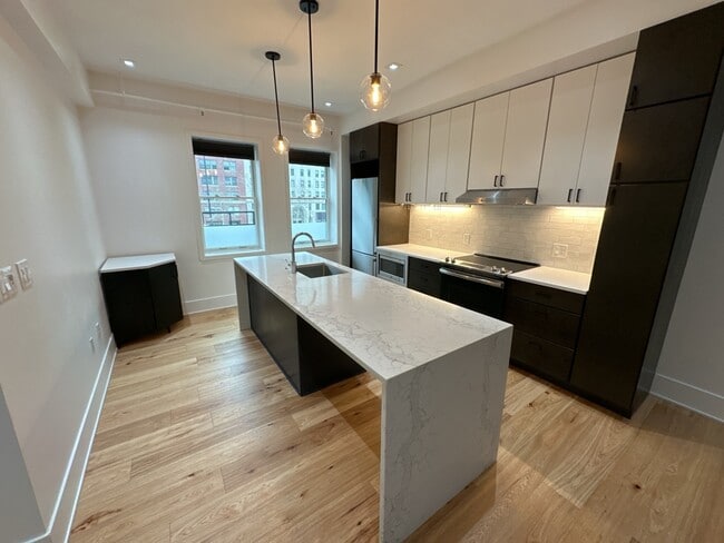 Building Photo - 32 E Court St