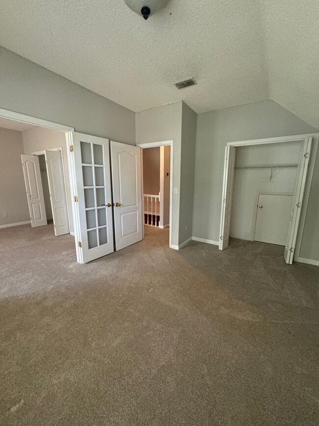 Building Photo - Gorgeous 4 bedroom 4.5 bathroom home in Ki...