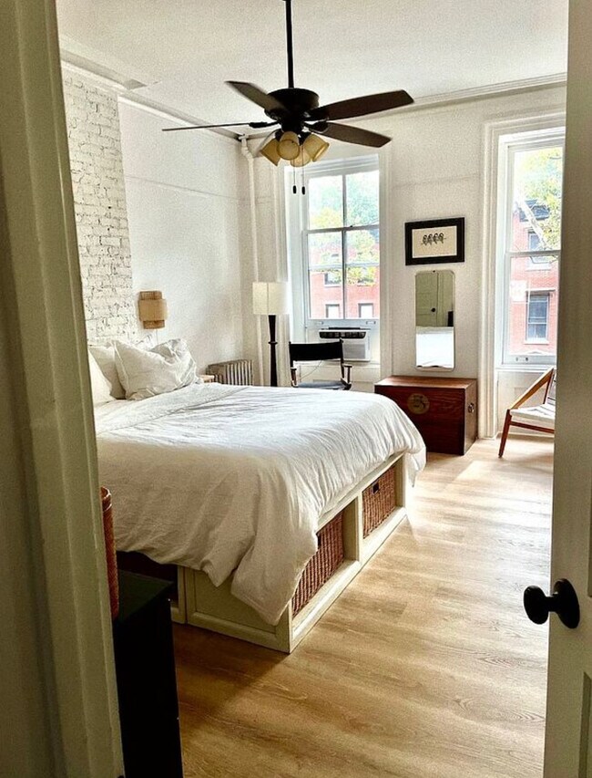 Building Photo - 393 Clermont Ave