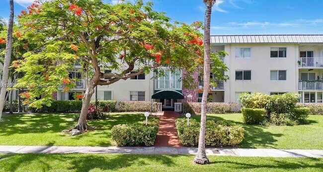 Building Photo - 240 Galen Dr