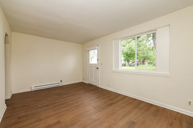 Building Photo - 132 Burgess Ave