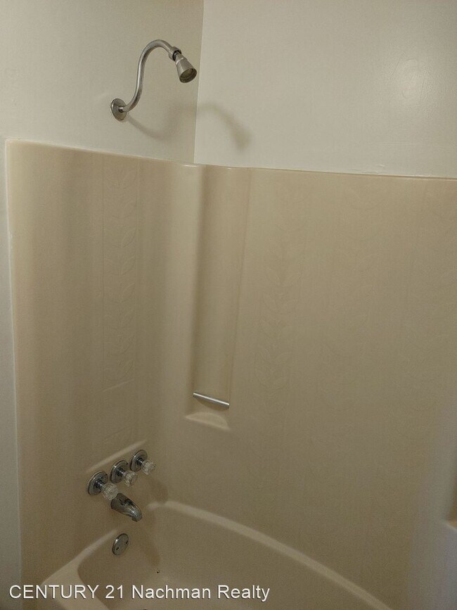 Building Photo - 2 br, 2.5 bath House - 676 Oleander Circle