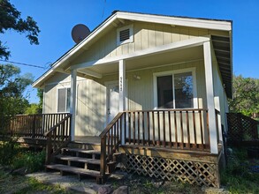 Building Photo - Park like setting Lower Lake