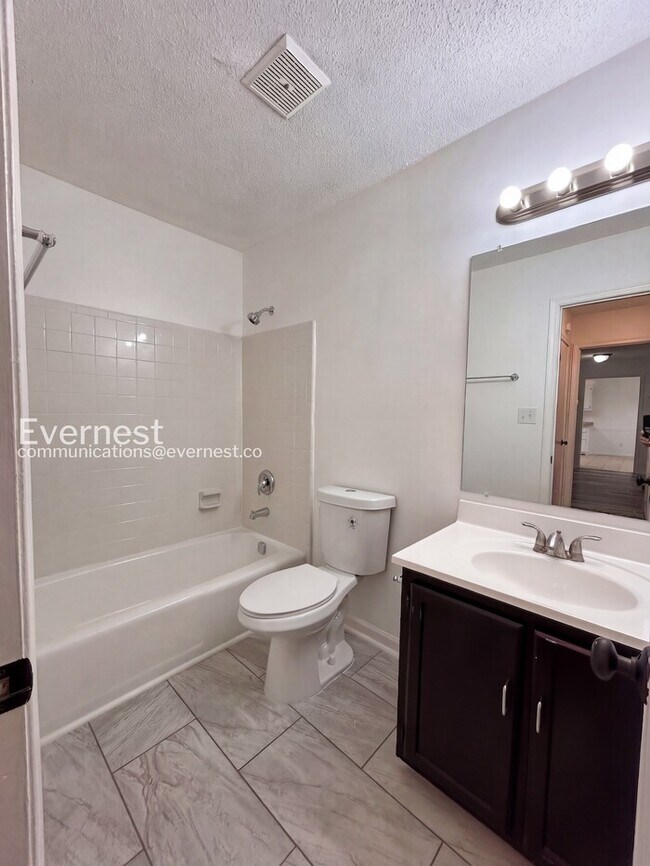 Building Photo - 3101 Amidon Dr