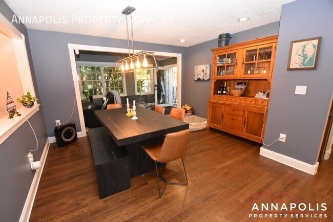 Building Photo - 1200 Bay Highlands Dr