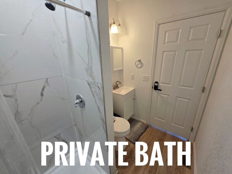 Building Photo - 1805 Dewhirst Dr