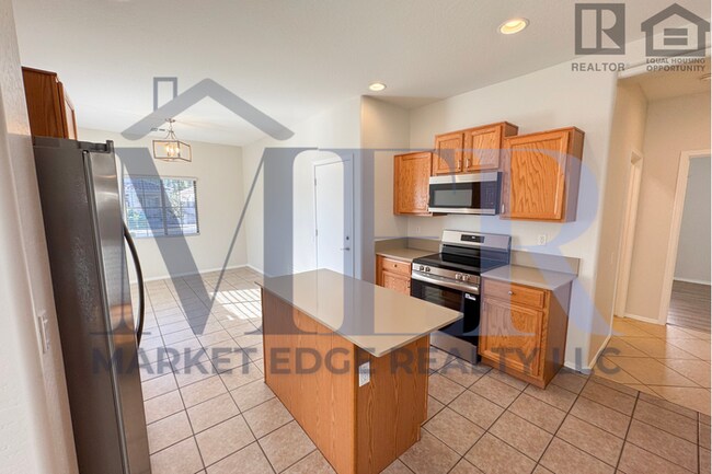 Building Photo - 3Bed/2Bath Home at Cotton Ln/Greenway Rd! $399 MOVE-IN SPECIAL! Ready for Immediate Move-In!