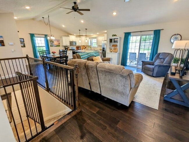 Building Photo - 241 Butterfield Dr